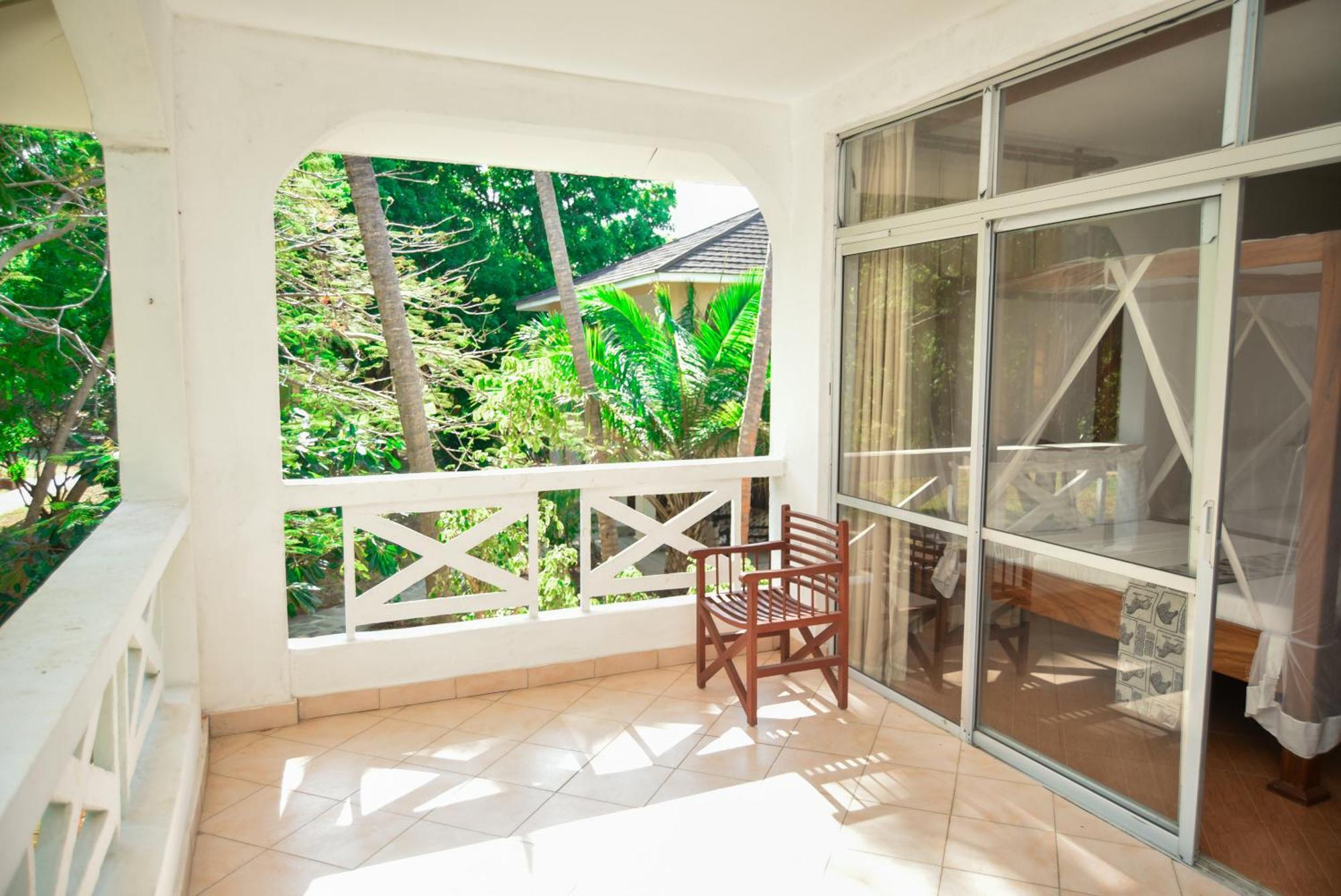 Coral Beach Resort 디아니 해변 외부 사진
