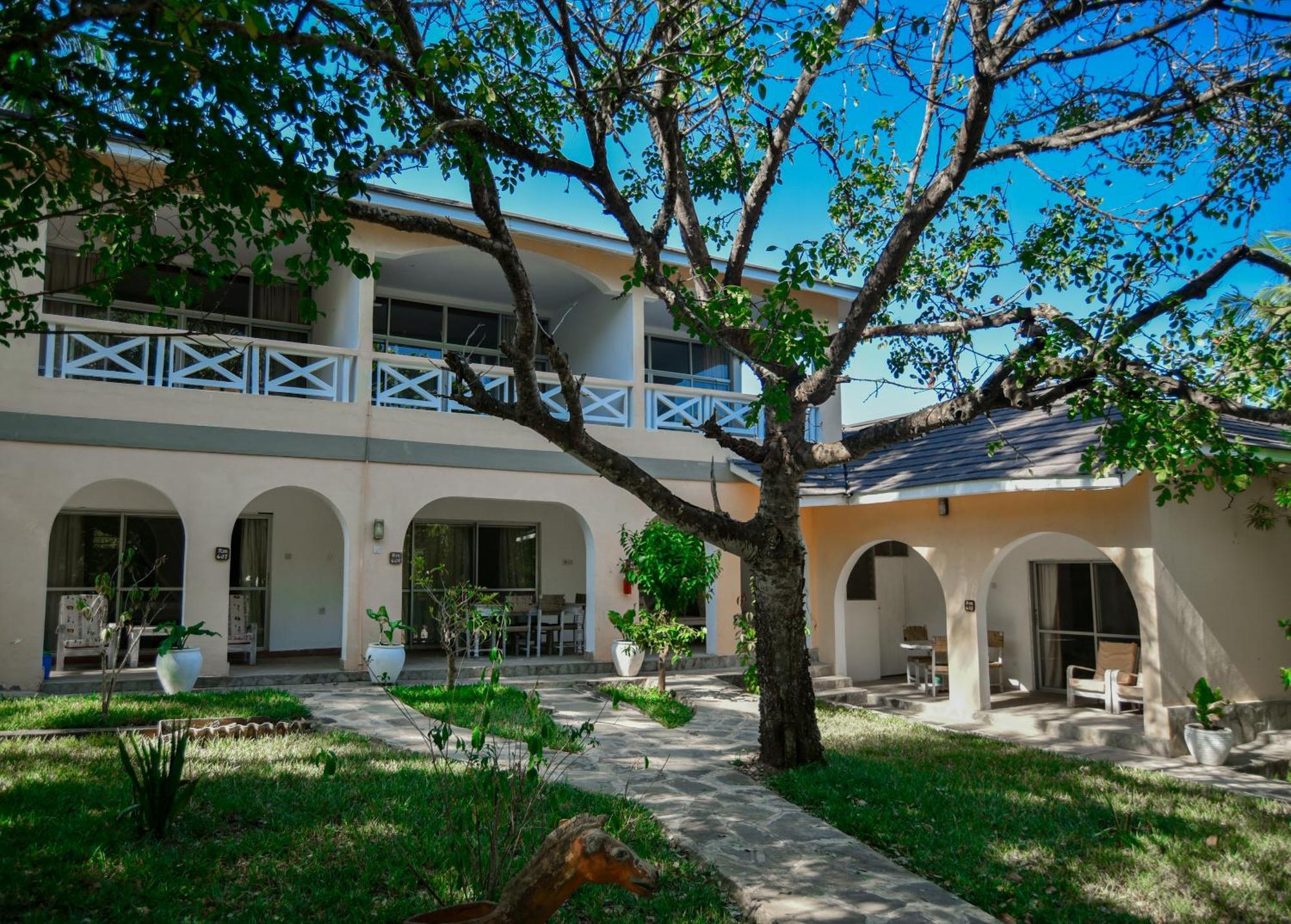 Coral Beach Resort 디아니 해변 외부 사진